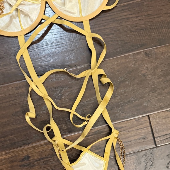 Yandy Gold Strappy Lingerie Set - Picture 7 of 9